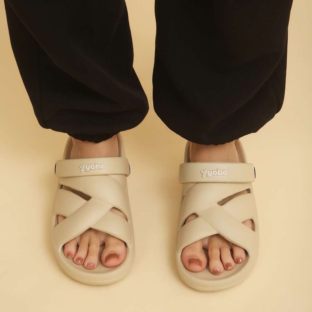 Wanderz Women Clogs