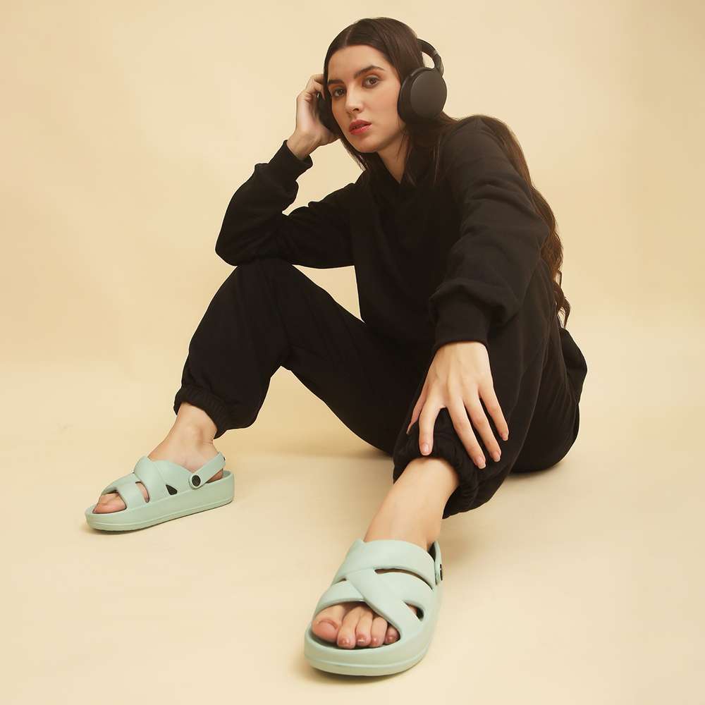 Wanderz Women Clogs